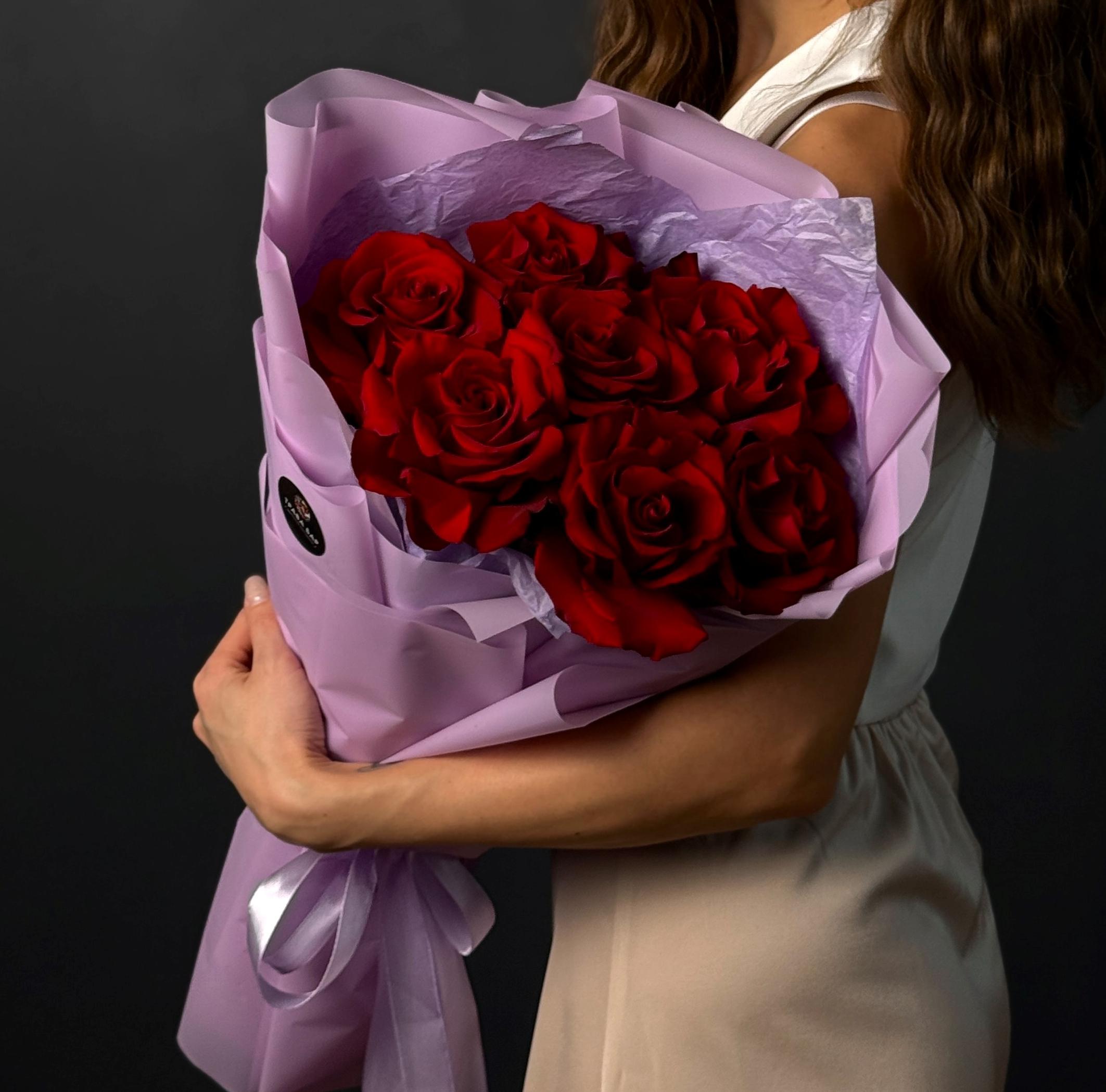 7 красных французских роз