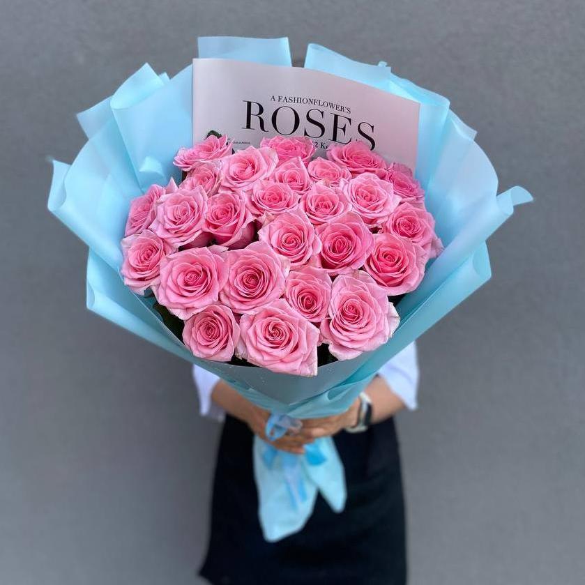 Букет из 25 нежно-розовых роз 50/60 см