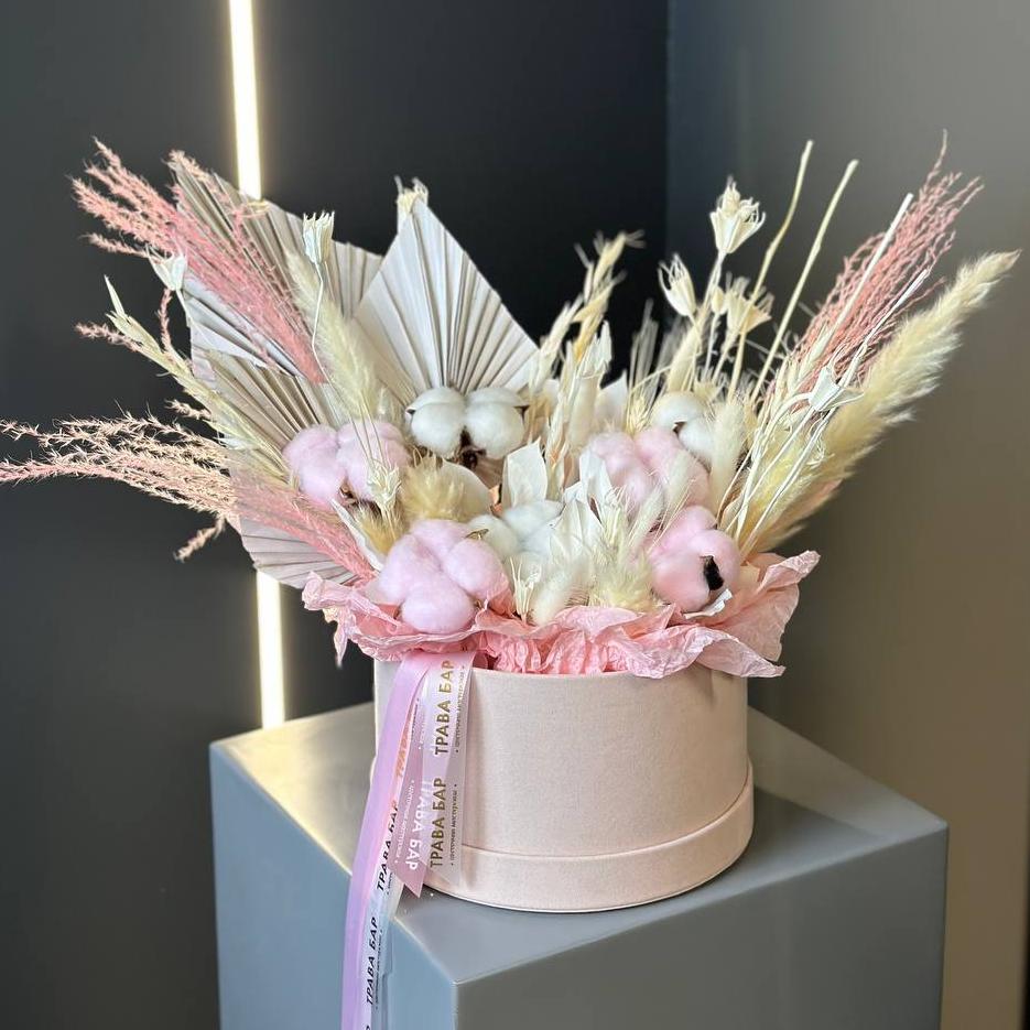 Композиция из сухоцветов "Шелковое прикосновение"
