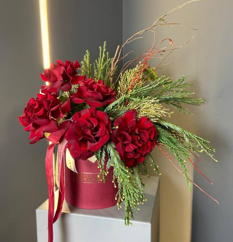 Композиция "Алое Рождество"