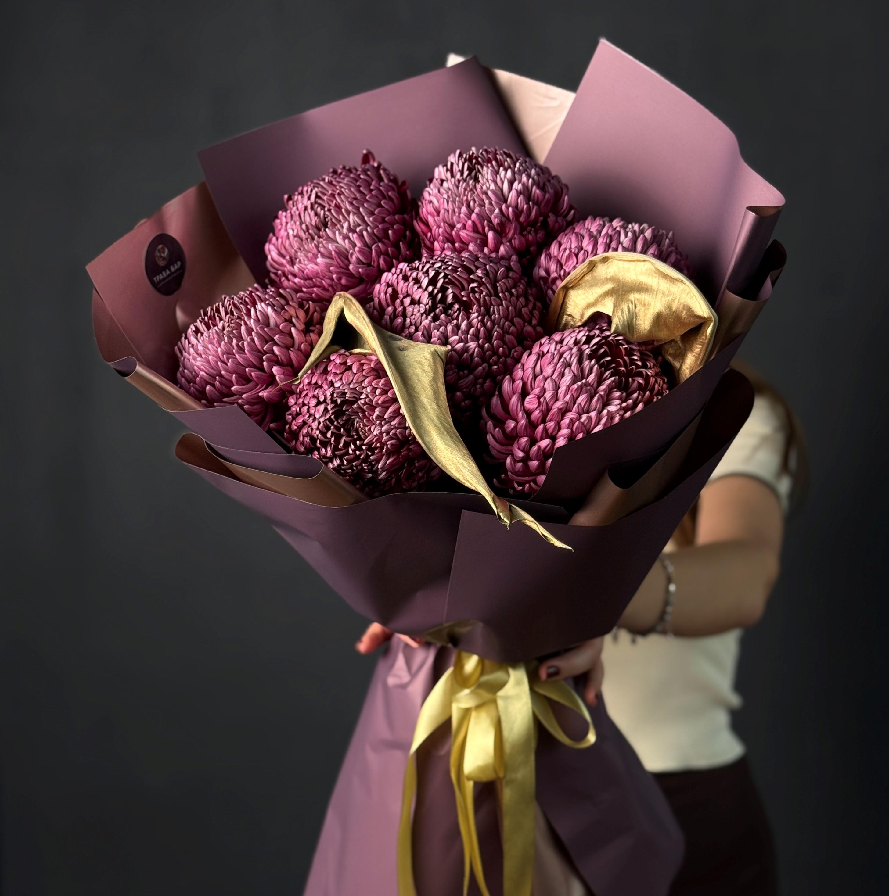 Букет из роскошных премиальных хризантем