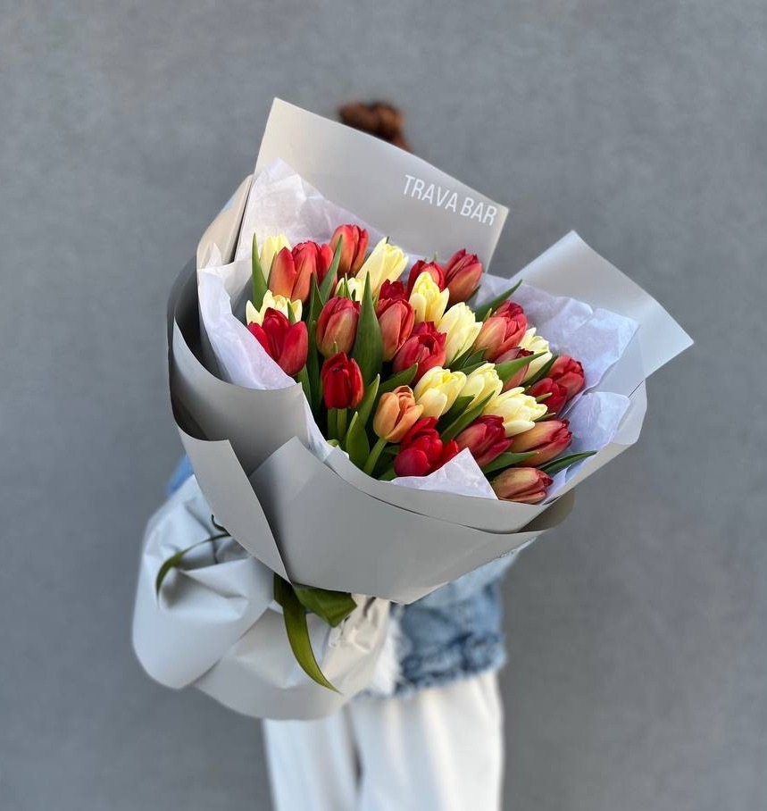 Тюльпаны в лимонно-красном оттенке М фото 1