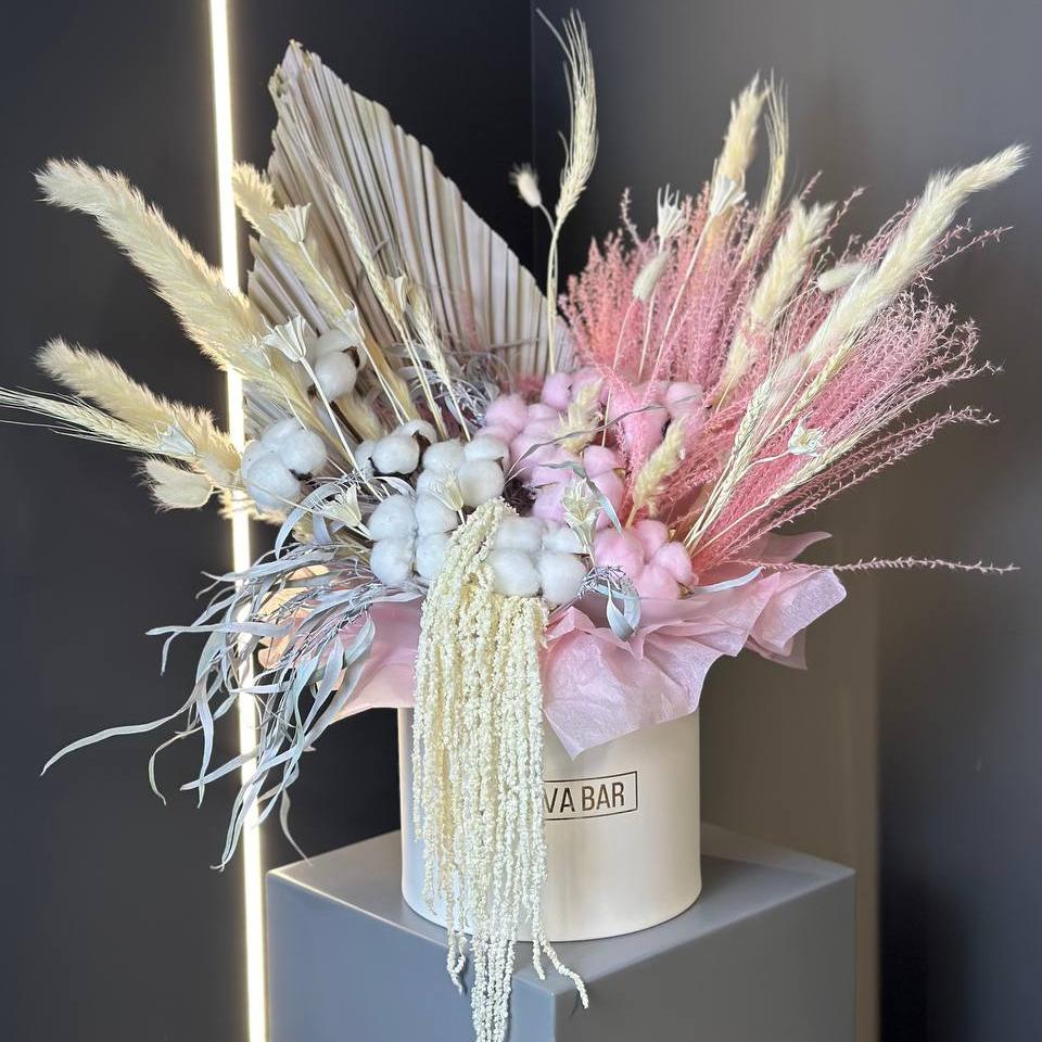 Композиция из сухоцветов "Леди Элеганте"