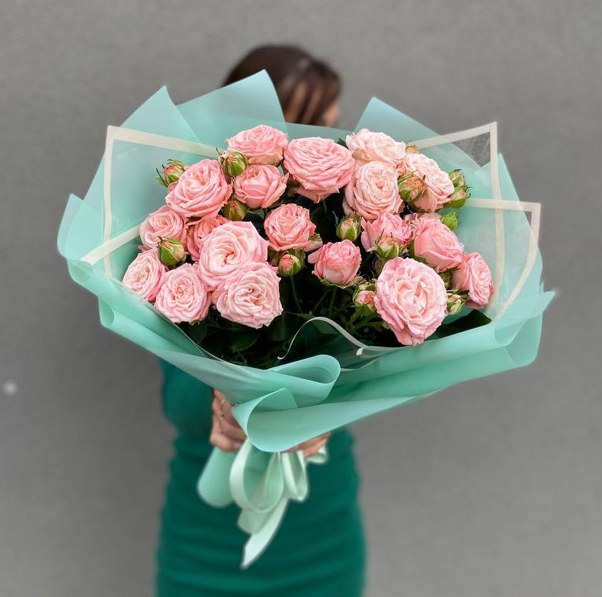 Букет из 7 розовых кустовых пионовидных роз 40/50 см