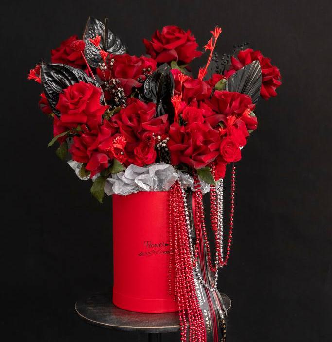 Композиция "Красное и черное" фото 1