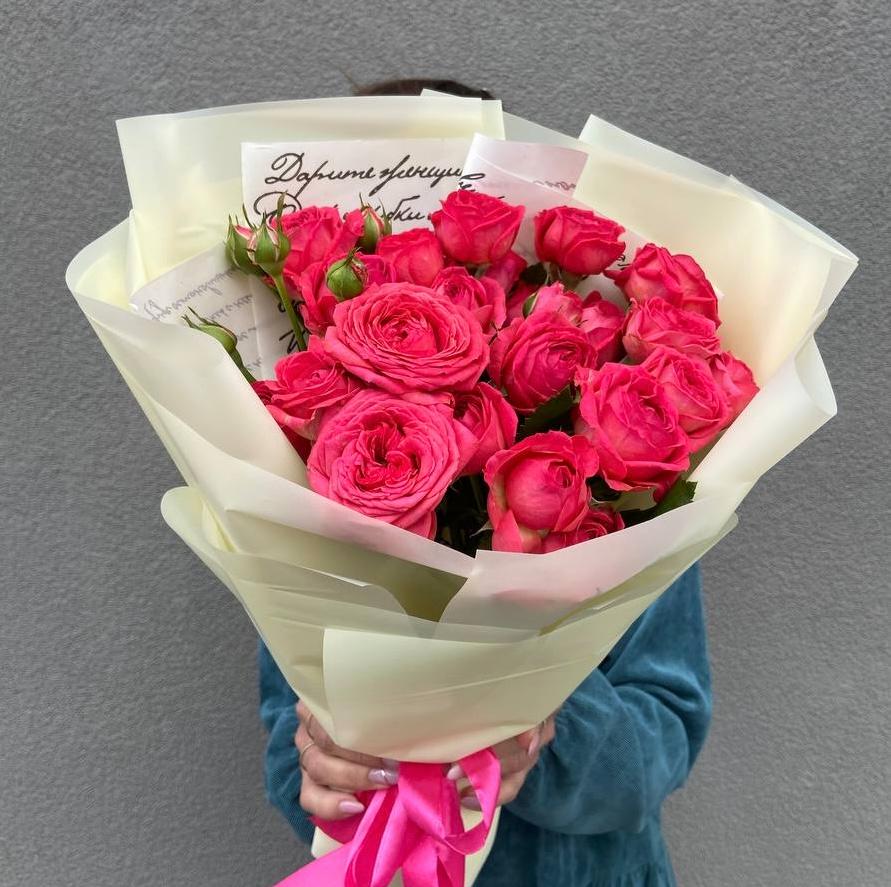 Букет из 7 кустовых пионовидных роз 40/50 см