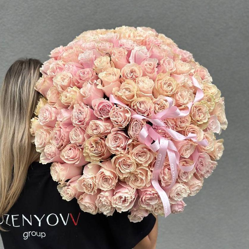 Букет из 101 нежно-розовой эквадорской розы под ленту