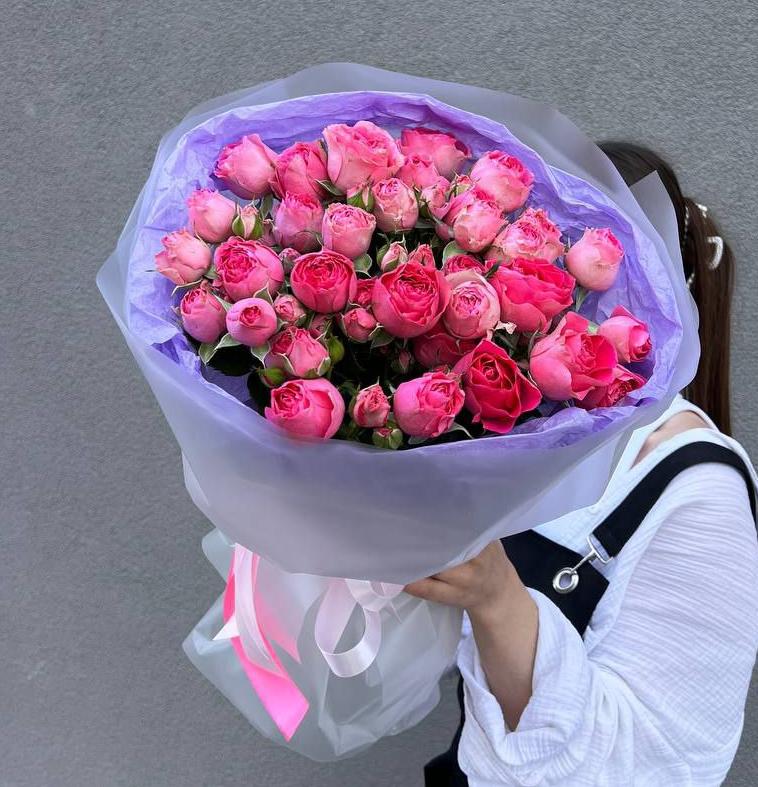 Букет из 9 малиновых пионовидных роз