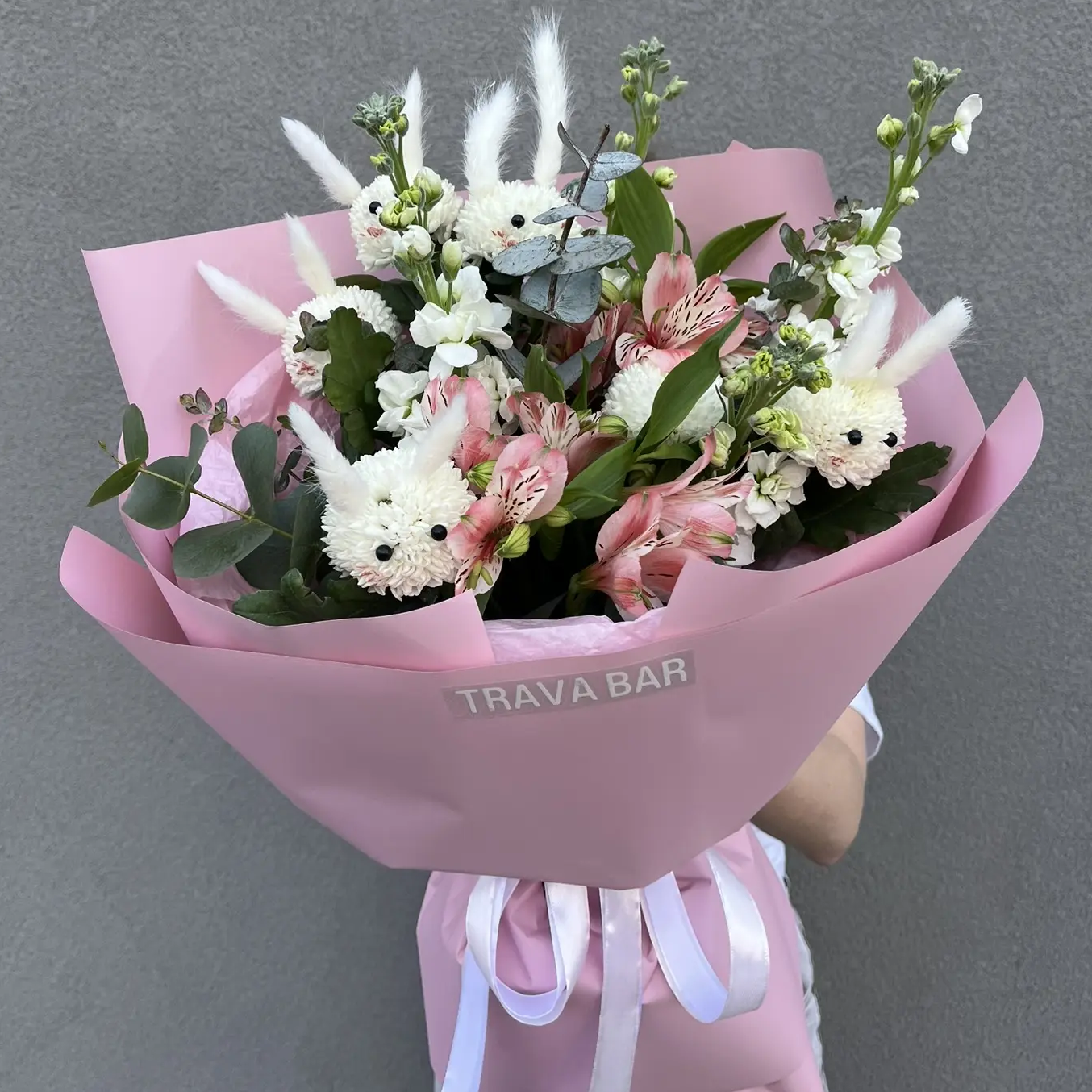 Букет "Цветочный хоровод с зайчиками" фото 1