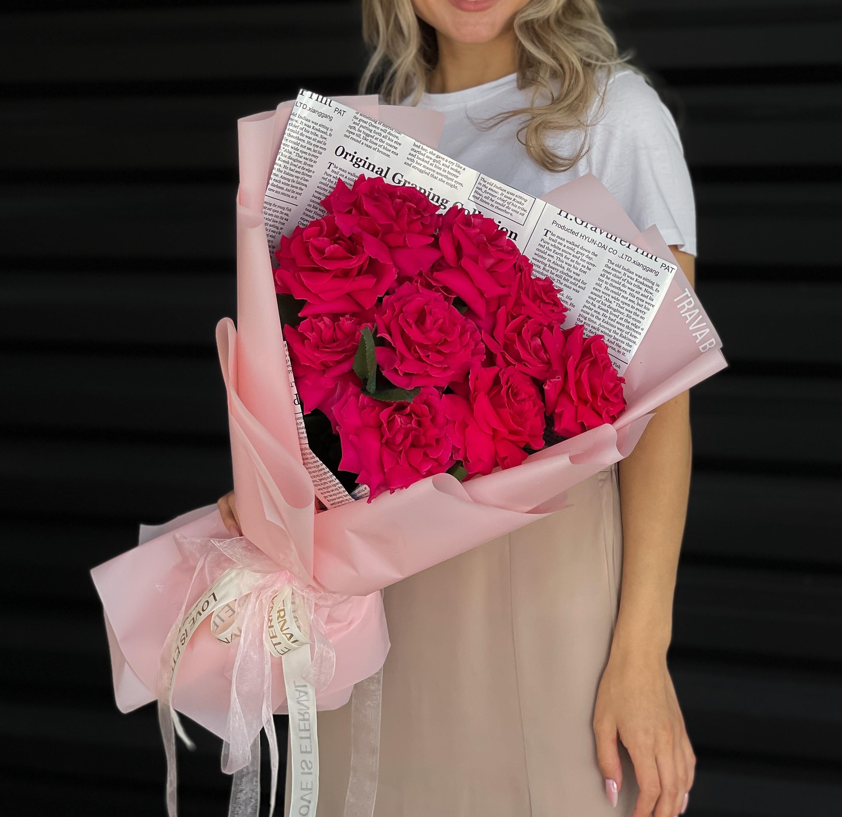 Букет из 11 малиновых французских роз фото 1