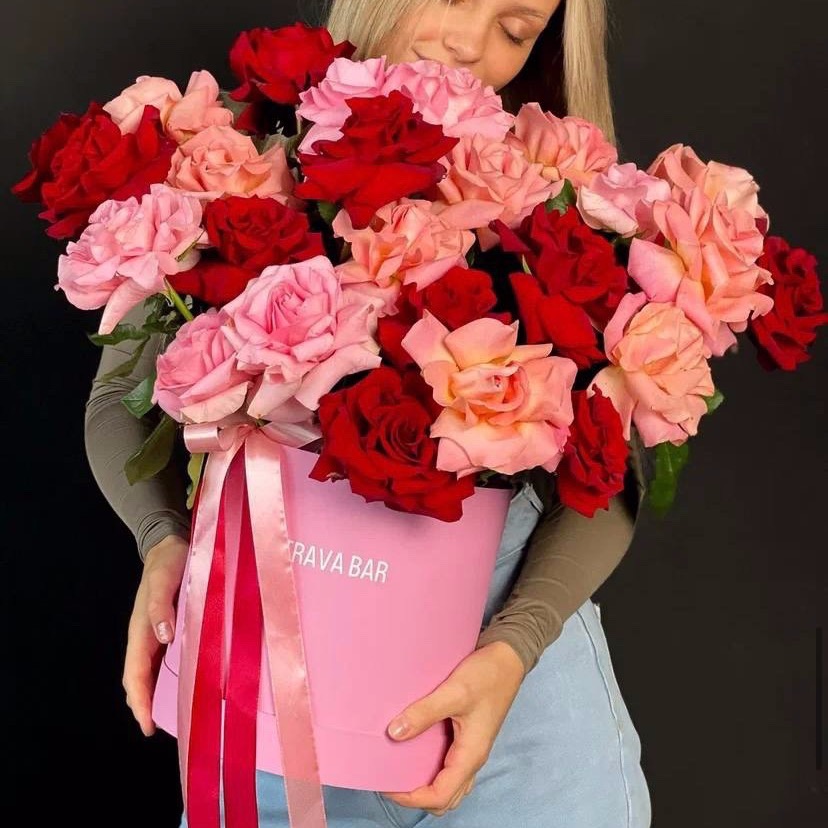 Композиция из 25 французских роз фото 1