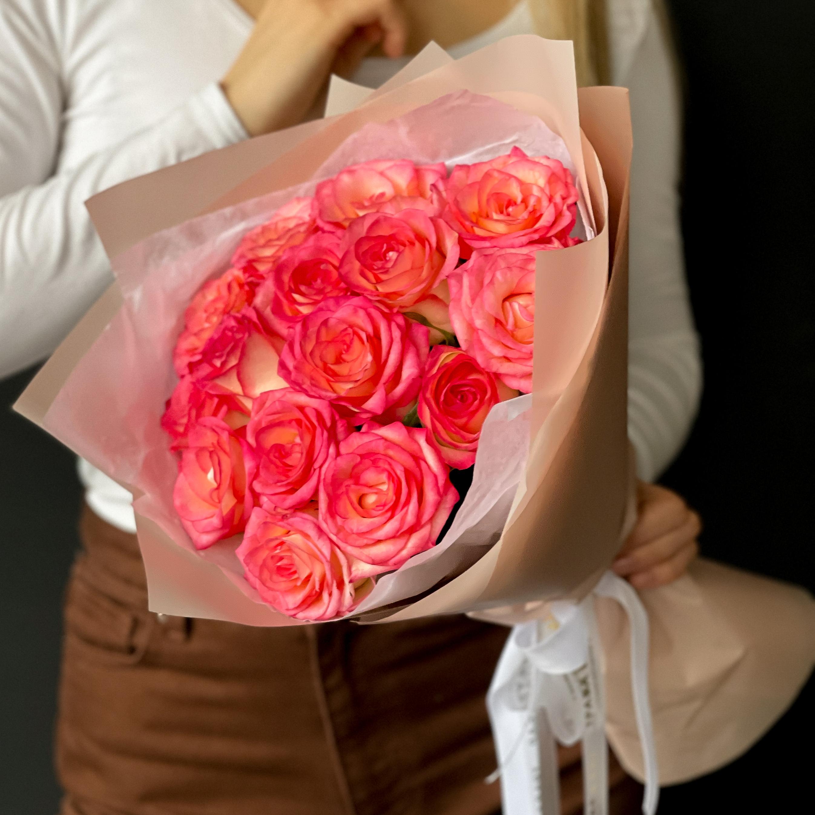 Букет из 15 бело-розовых роз 70/80 см фото 1