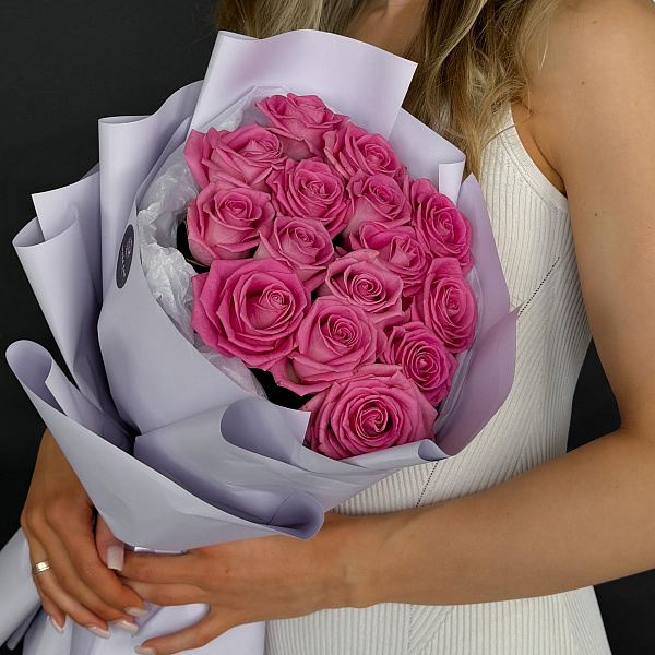 15 малиновых роз 50/60 см в оформлении фото 2