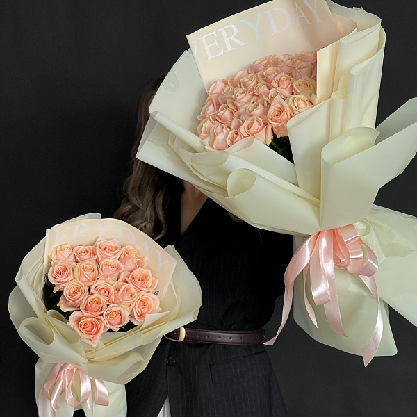 Букет из 15 персиковых роз 50 см фото 2