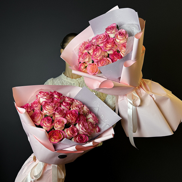 Букет из 25 бело-розовых роз 50/60 см фото 2
