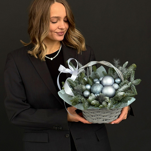 Композиция "Заснеженная корзина" фото 2