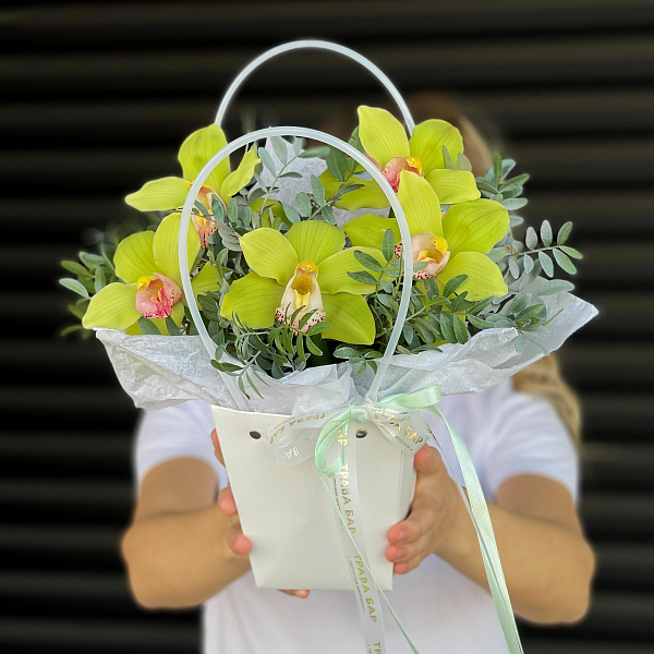 Композиция "Орхидеи в сумочке" фото 2