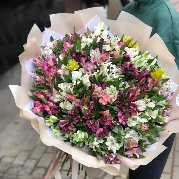 Большой букет из 75 альстромерий фото 2