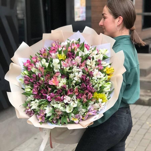 Большой букет из 75 альстромерий фото 1