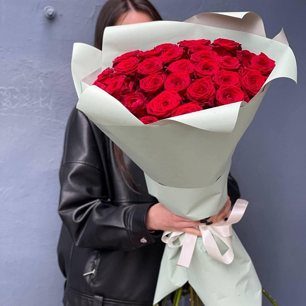 Букет из 31 бордовой розы 50/60 см фото 2