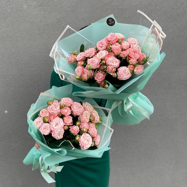 Букет из 7 розовых кустовых пионовидных роз 40/50 см фото 2