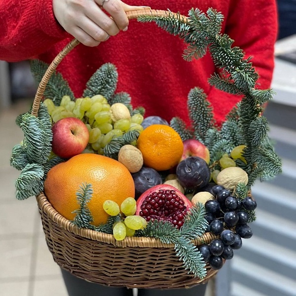Фруктовая корзина "Зимние забавы"